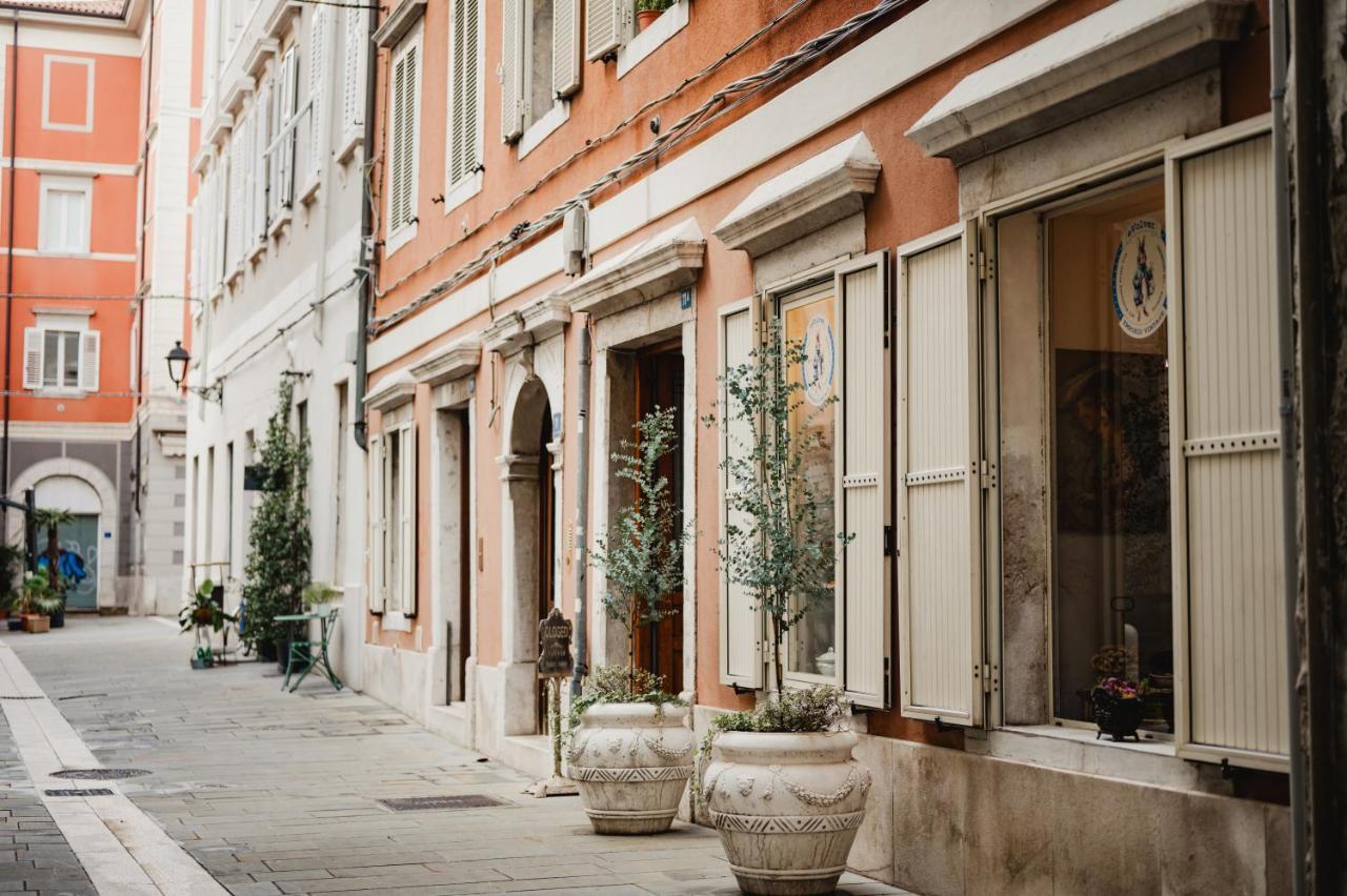 Apartamento Monolocale Marino In Centro Storico Trieste Exterior foto